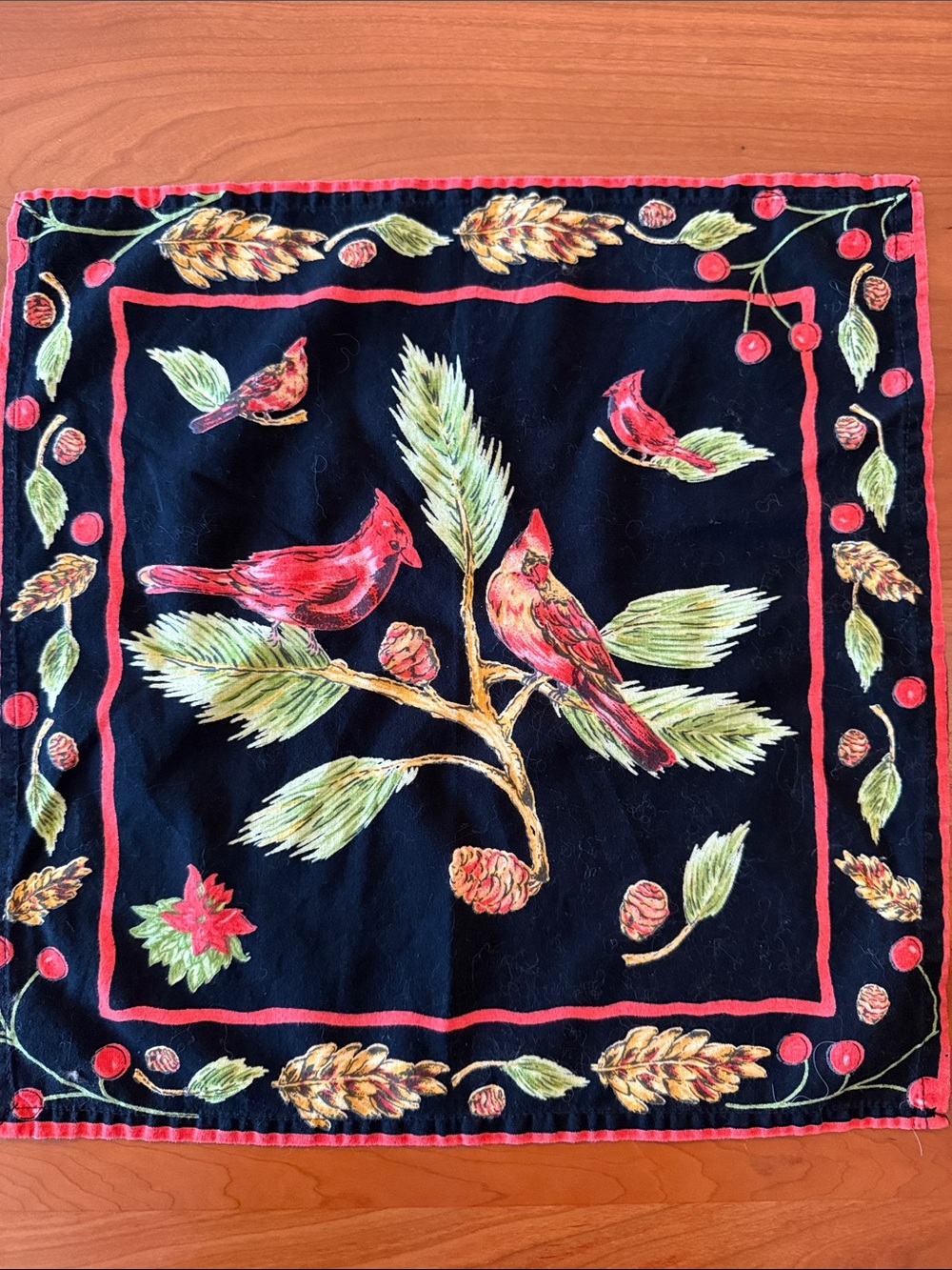 April Cornell holiday cardinal placemats with matching napkins - Picture 6 of 12